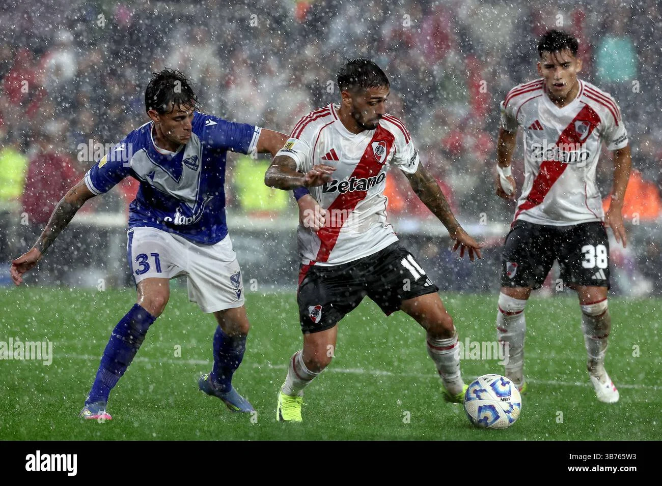 Drama di Monumental: Manuel Lanzini Jadi Pahlawan Velez Sarsfield Tahan Imbang River Plate