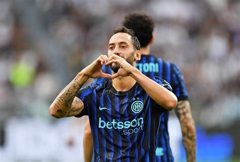 Gol cepat Hakan Calhanoglu memecah kebuntuan, Inter Milan raih kemenangan tipis 1-0 melawan Cagliari