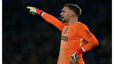 Chelsea berhasil mengatasi perlawanan sengit Brighton dengan skor 4-3, sekaligus menyaksikan debut langsung Emi Martinez di gawang