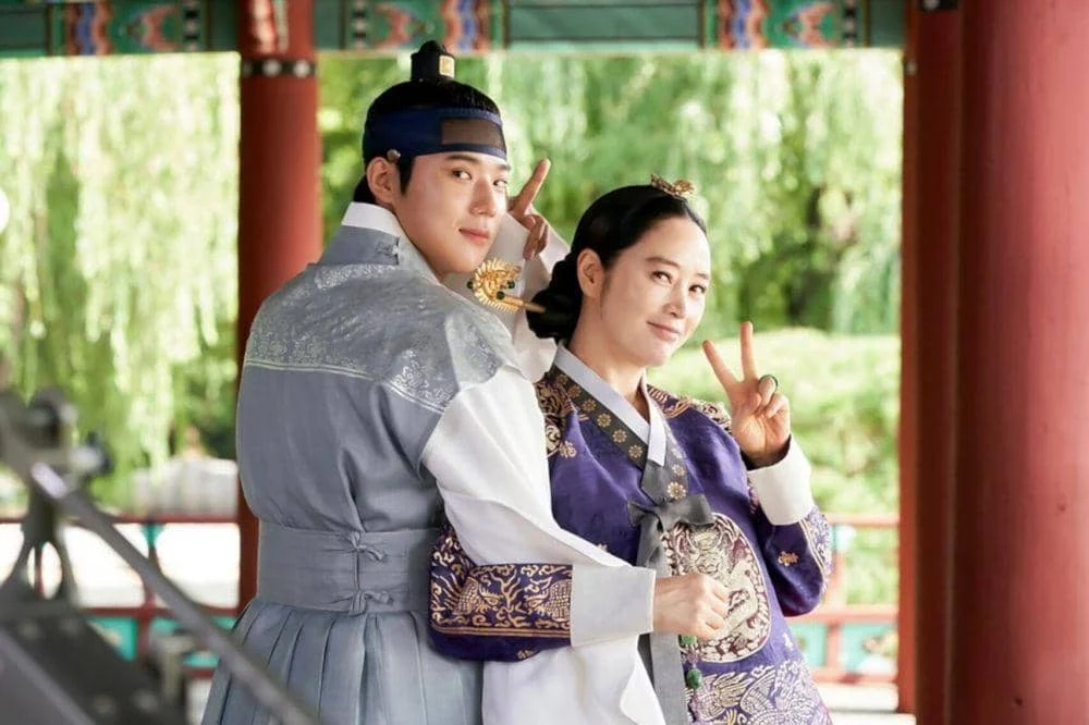 Kembalinya Sang Pangeran Korea: Kim Soo Hyun Guncang Panggung Mahakarya HUT RCTI 37