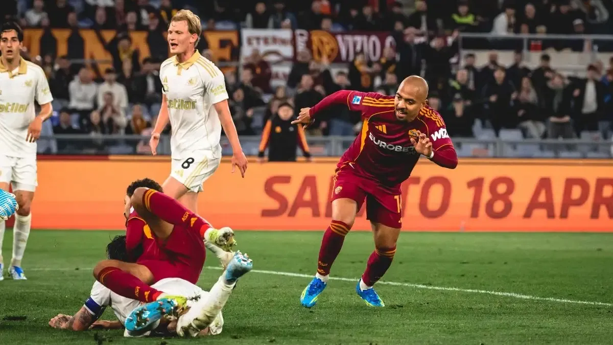 Ledakan Ketajaman Donyell Malen: Hattrick Gemilang yang Bawa AS Roma Kuasai Puncak Serie A