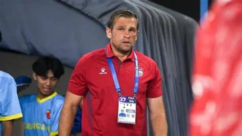 Jadwal padat dan skuad terbatas memicu kekhawatiran Igor Tolic atas kondisi fisik pemain menjelang kompetisi