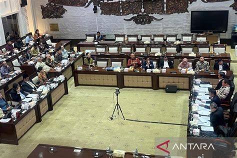 OJK Terbitkan 1.277 Sanksi, Menegaskan Upaya Penguatan Transparansi dan Integritas di Pasar Modal Indonesia