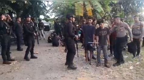 Rayap Besi’ menerima hadiah timah panas dari polisi, namun tetap melawan dalam proses pengembangan kasus yang kontroversial