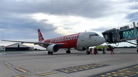 AirAsia kembali mengoperasikan penerbangan dari Jakarta, sementara dua rute lainnya masih tetap ditangguhkan