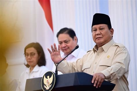 Prabowo mengusulkan program nasional agar setiap warga negara memiliki rekening bank, inisiatif apa yang sedang dipersiapkan pemerintah untuk mewujudkannya?