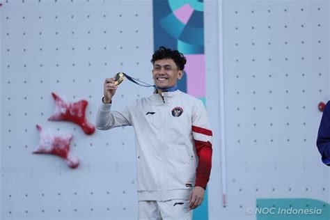 Atlet Indonesia bersinar di Asian Games 2026, raih medali sambil menampilkan seragam Wastra Nusantara yang memukau