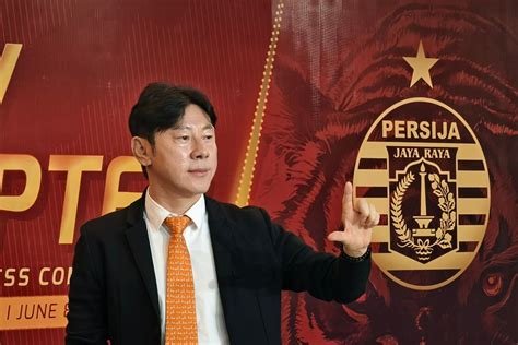 Shin Tae‑yong bocorkan pemain asing ke‑9 Persija datang pekan ini; ditanya soal Ivan Mamut, apakah ia siap melawan Persib?