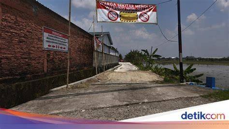 Warung Mi Babi di Sukoharjo diserang OTK; selain pembakaran gudang, kamar karyawan juga terbakar habis