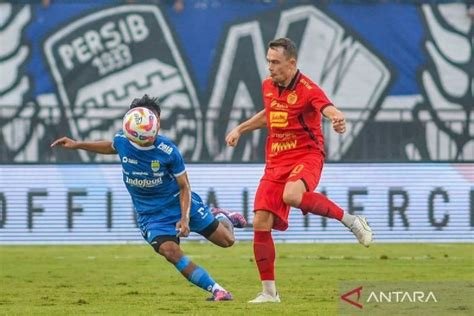 Persib bersiap menghadapi Persija dengan tekad kuat, Igor Tolić berharap laga berjalan aman, lancar, dan bebas insiden demi menampilkan sepak bola berkualitas tinggi